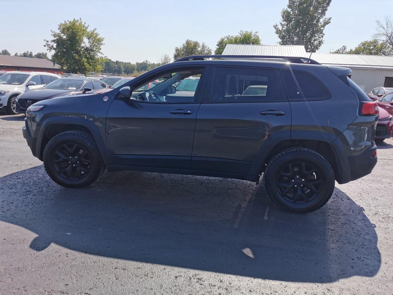 2017 Jeep Cherokee Trailhawk - Photo #28