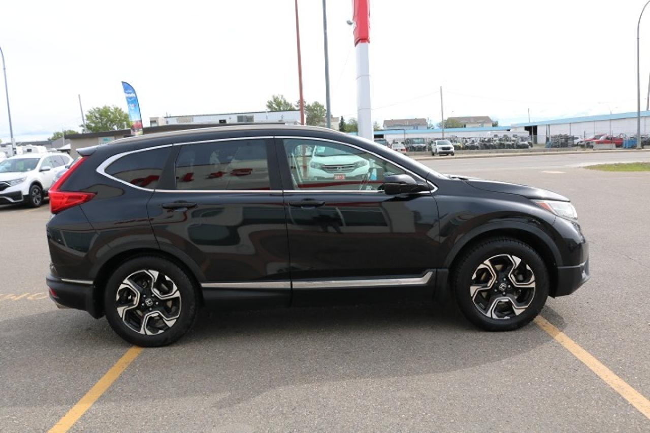 2017 Honda CR-V TOUR Photo