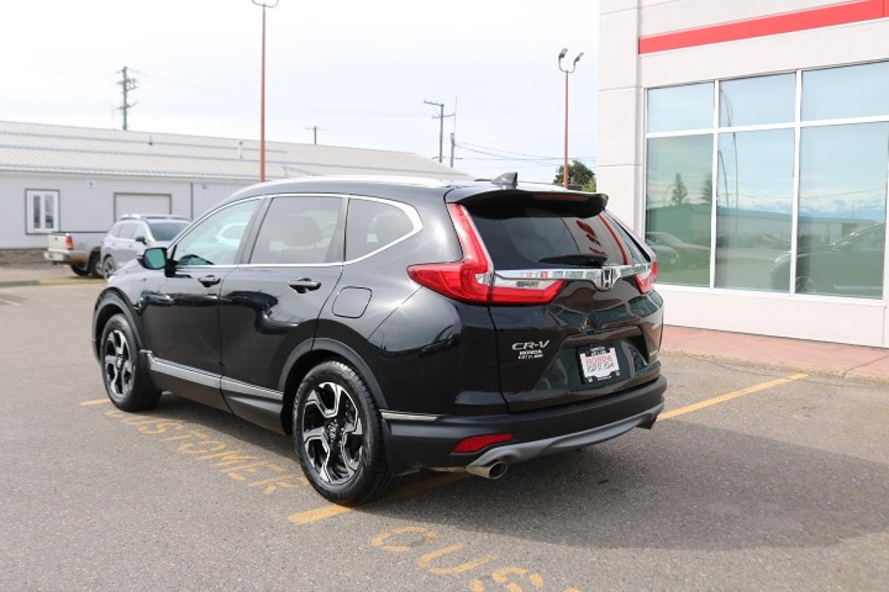 2017 Honda CR-V TOUR Photo3