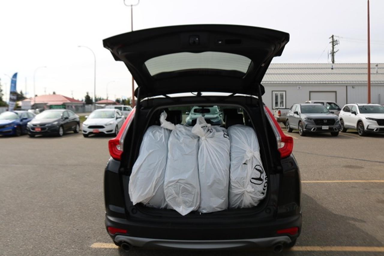 2017 Honda CR-V TOUR Photo