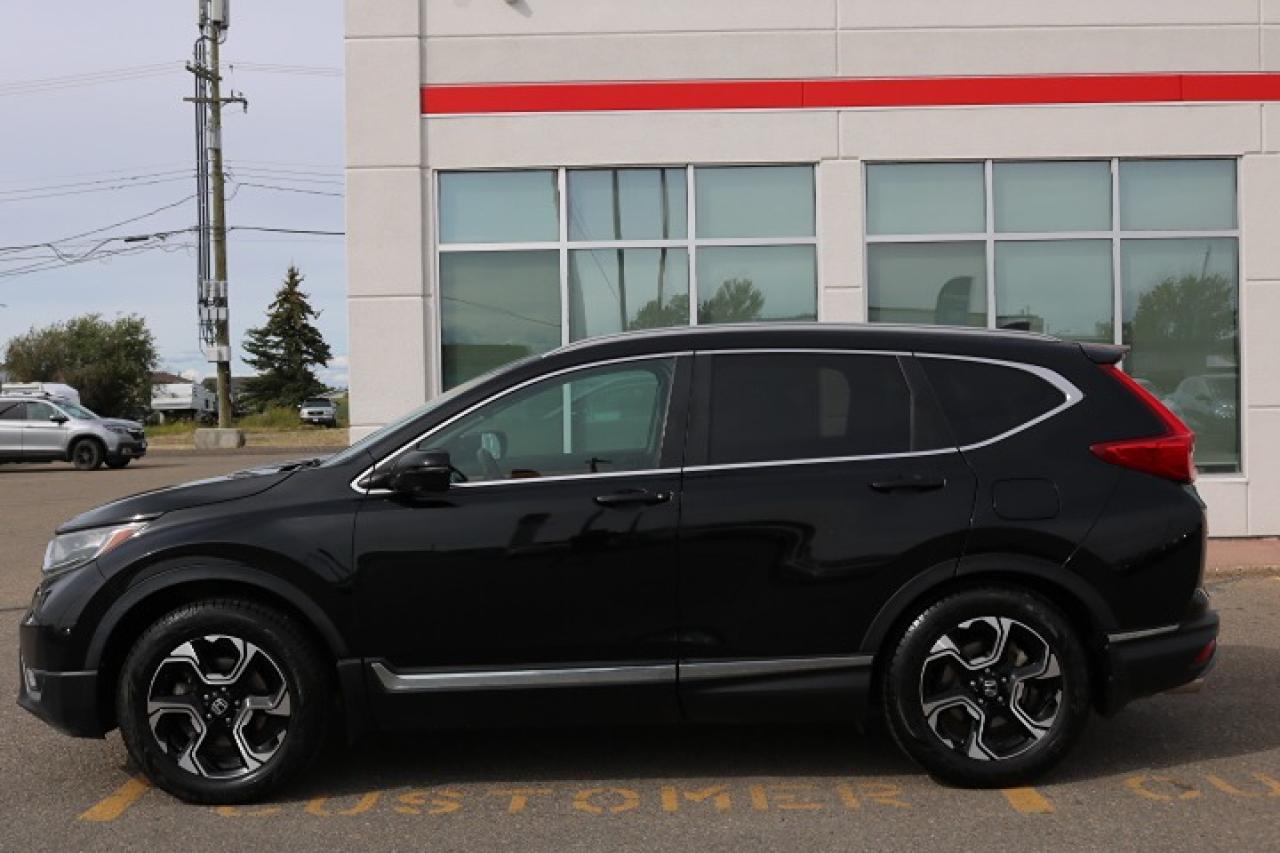2017 Honda CR-V TOUR Photo1