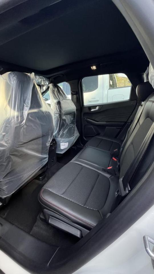 2025 Ford Escape ST-Line Photo3