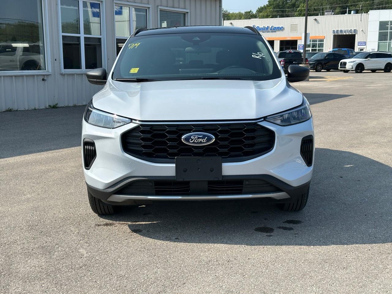 2025 Ford Escape ST-Line AWD Photo2