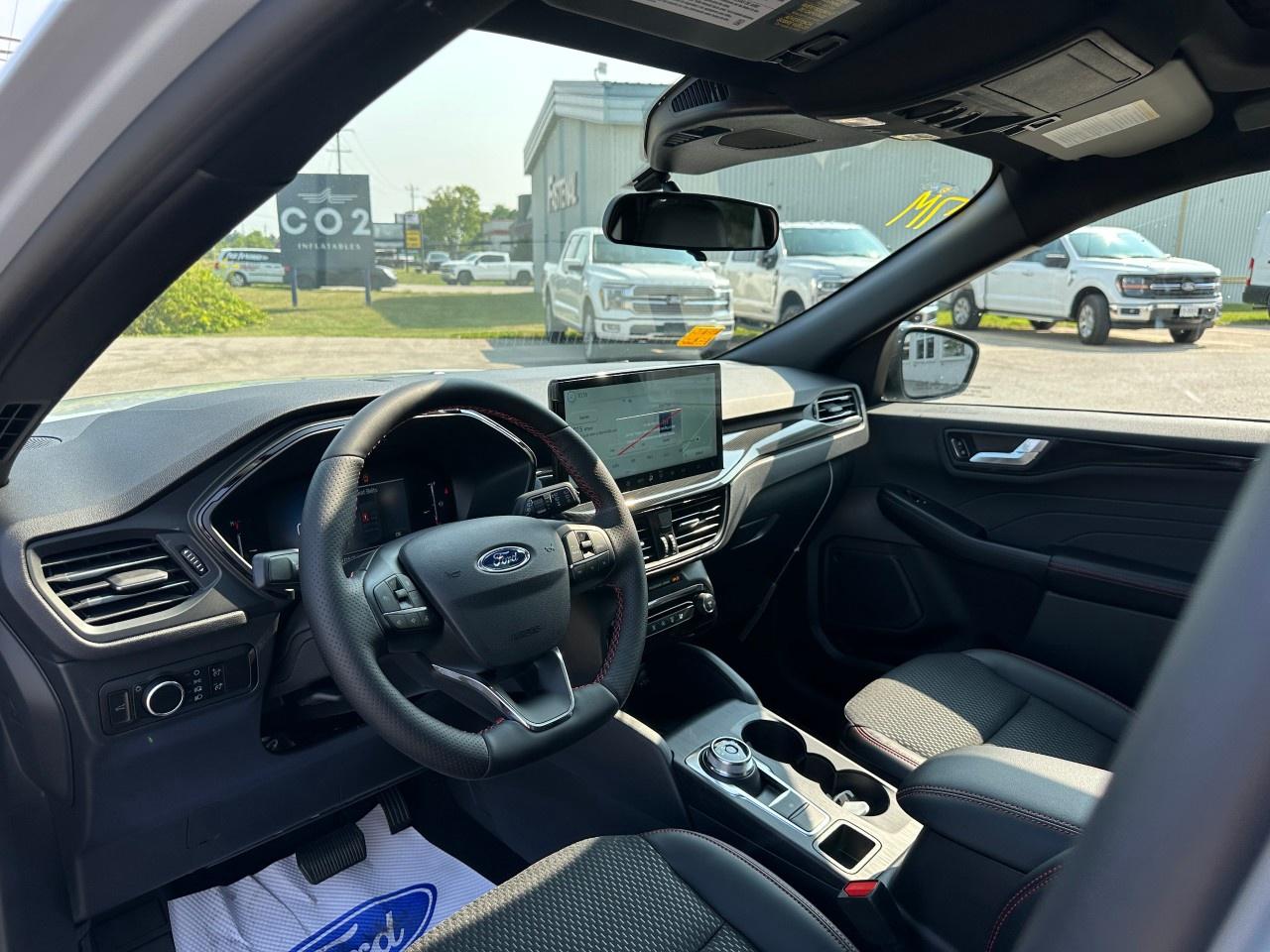 2025 Ford Escape ST-Line AWD Photo