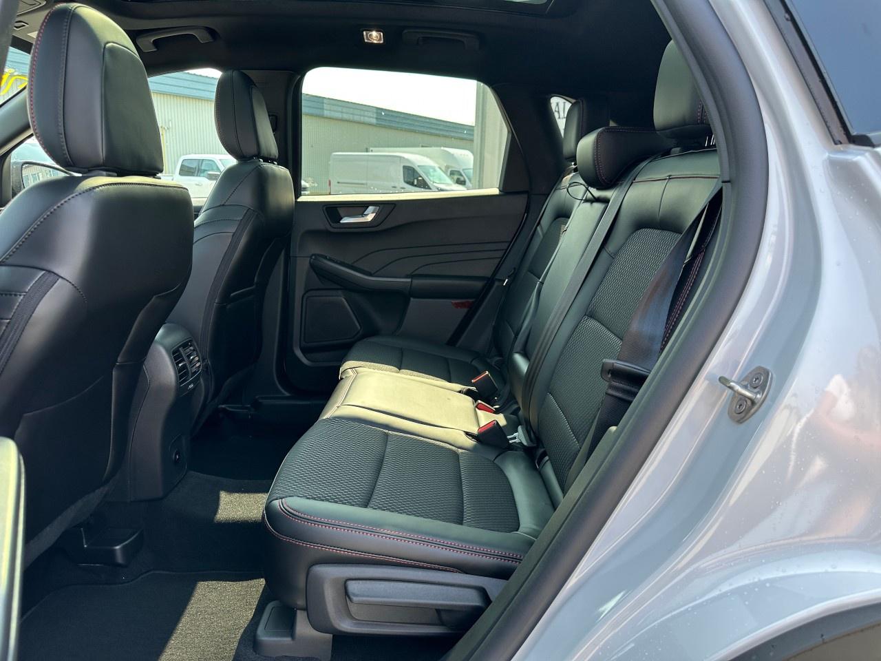 2025 Ford Escape ST-Line AWD Photo