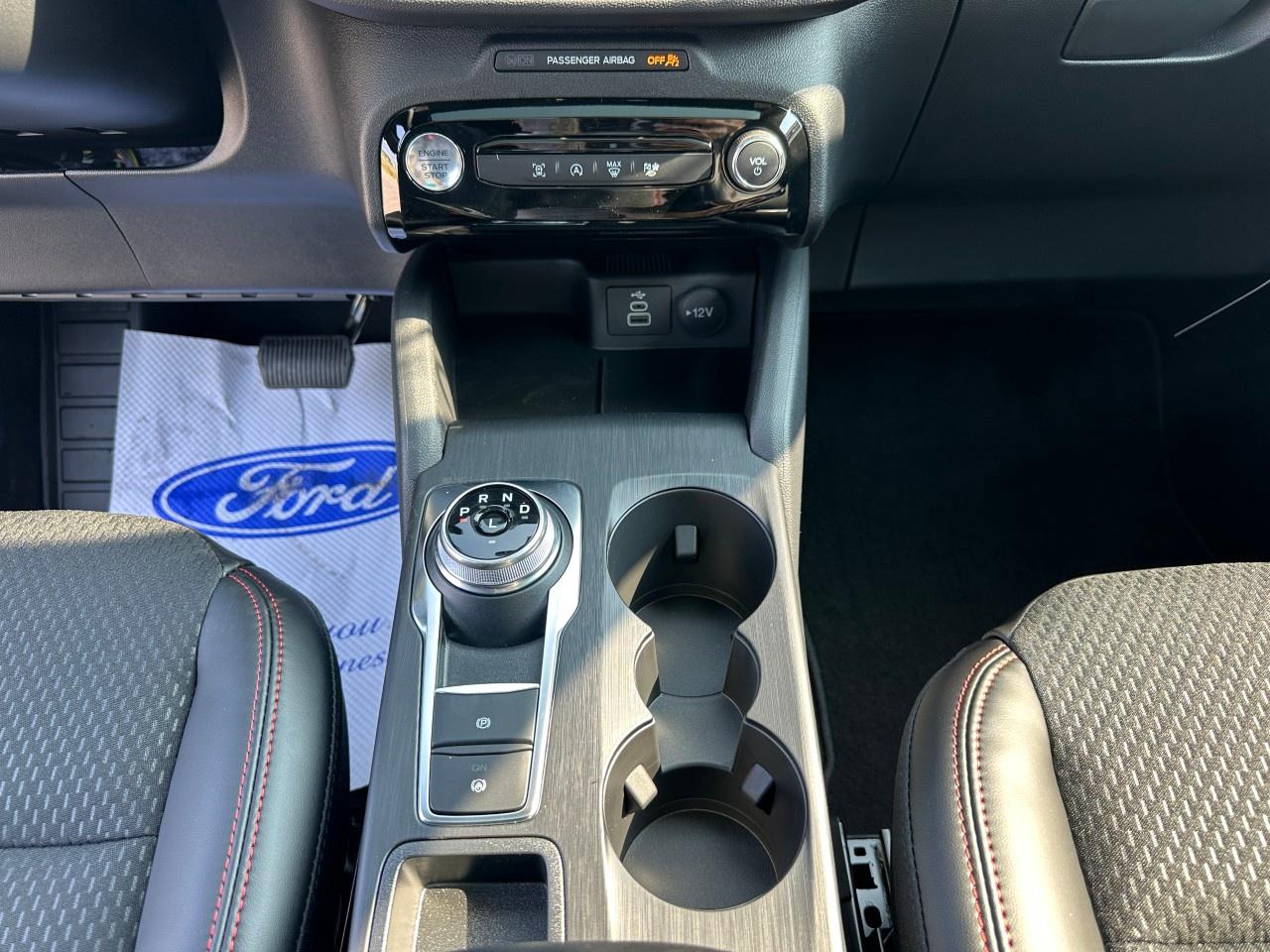 2025 Ford Escape ST-Line AWD Photo