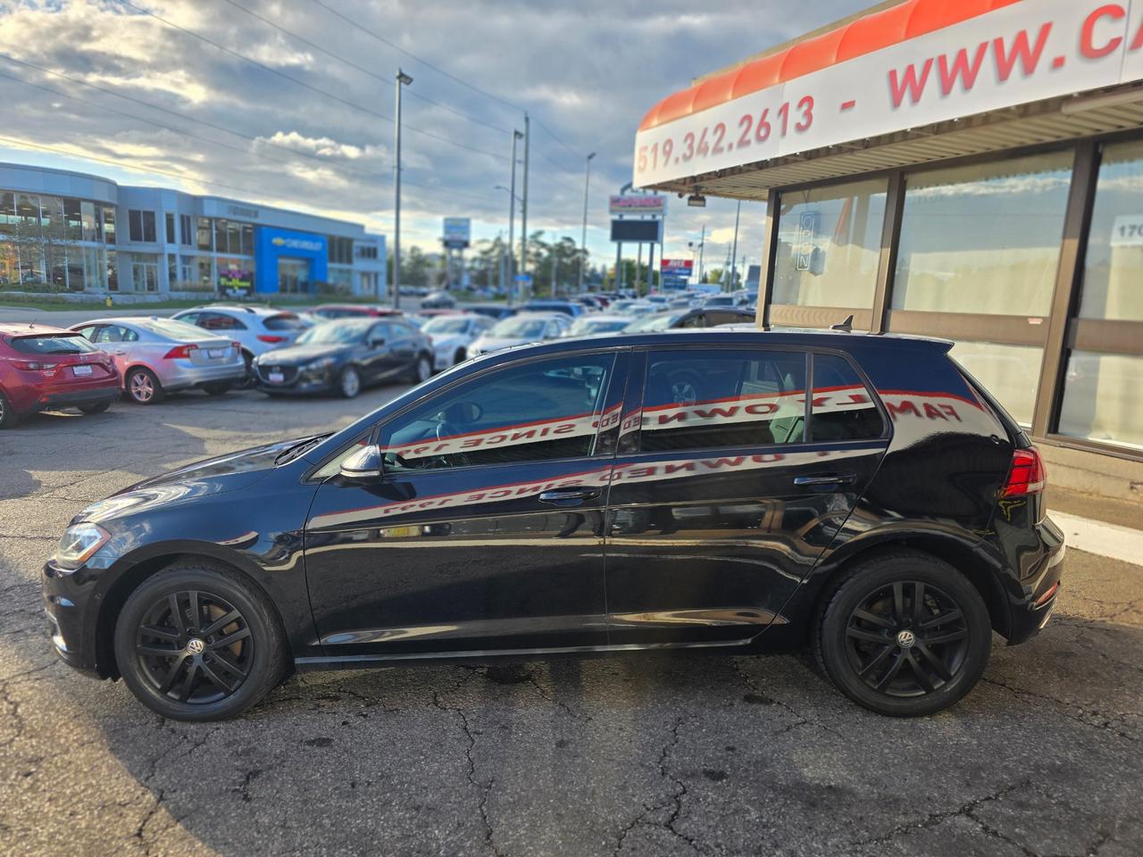 2018 Volkswagen Golf 1.8 TSI Comfortline Manual | Leather | Sunroof | BSM | Bi-Xenon Headlights | Heated Seats | Backup Camera Photo