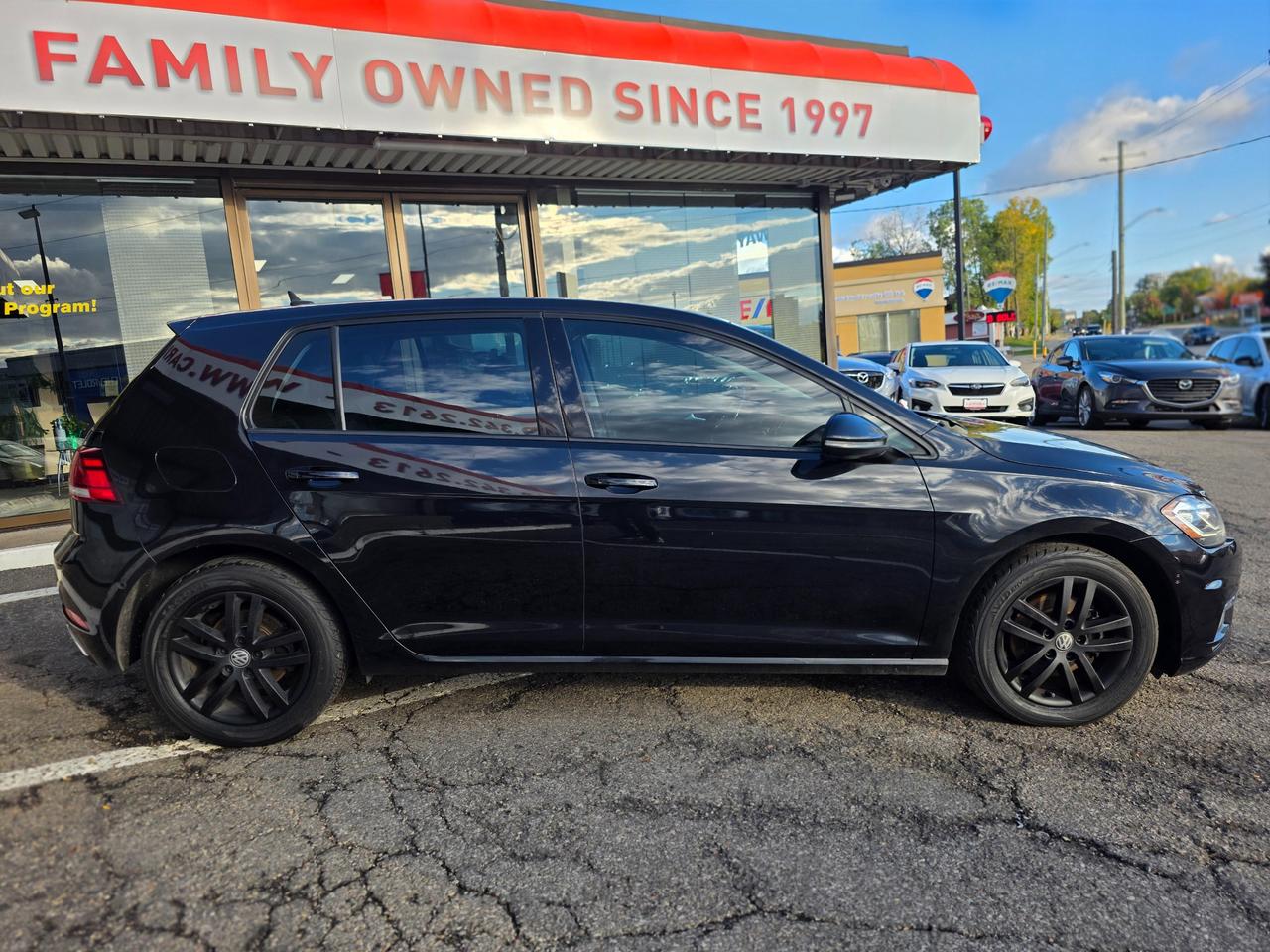 2018 Volkswagen Golf 1.8 TSI Comfortline Manual | Leather | Sunroof | BSM | Bi-Xenon Headlights | Heated Seats | Backup Camera Photo
