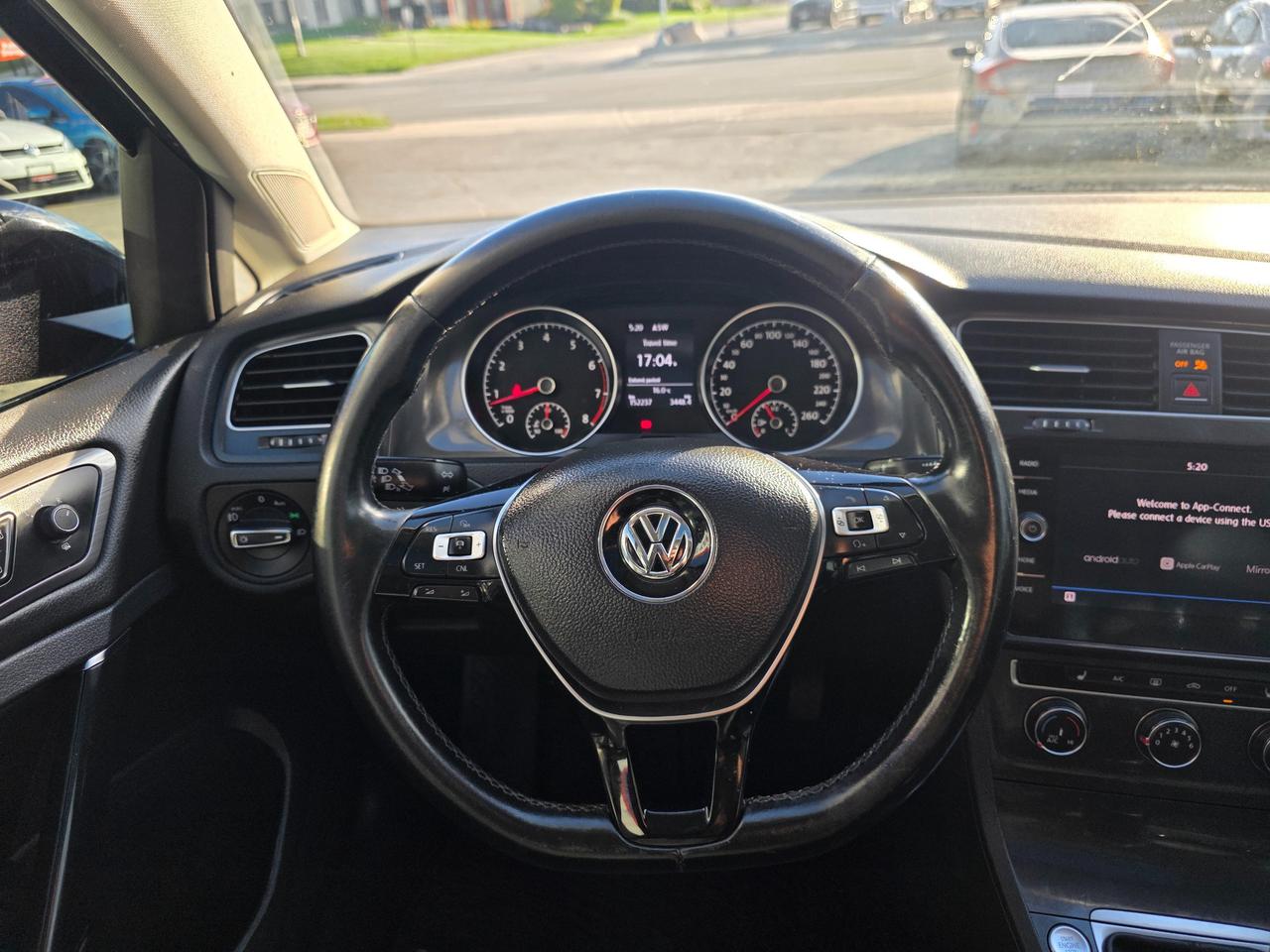 2018 Volkswagen Golf 1.8 TSI Comfortline Manual | Leather | Sunroof | BSM | Bi-Xenon Headlights | Heated Seats | Backup Camera Photo