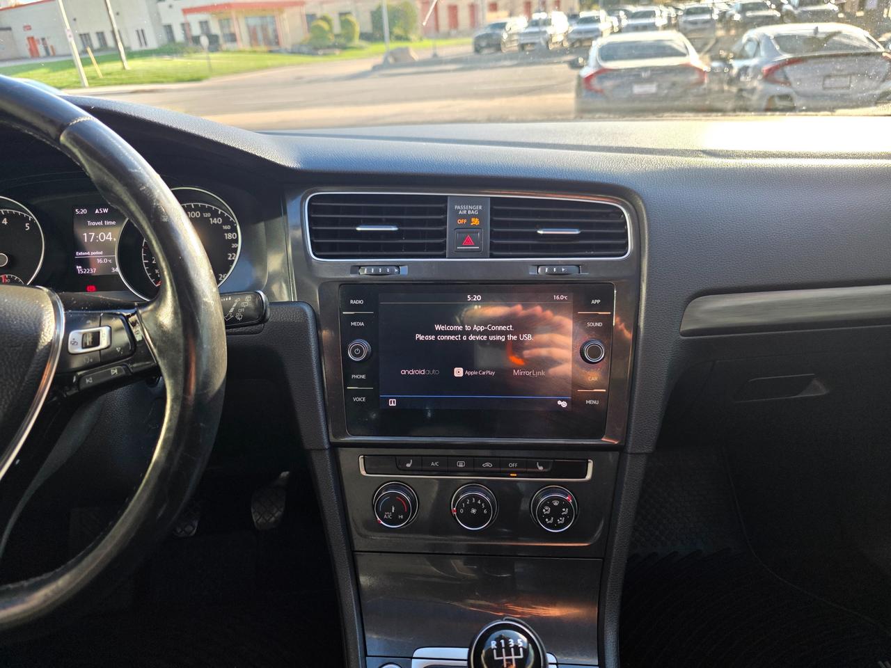 2018 Volkswagen Golf 1.8 TSI Comfortline Manual | Leather | Sunroof | BSM | Bi-Xenon Headlights | Heated Seats | Backup Camera Photo