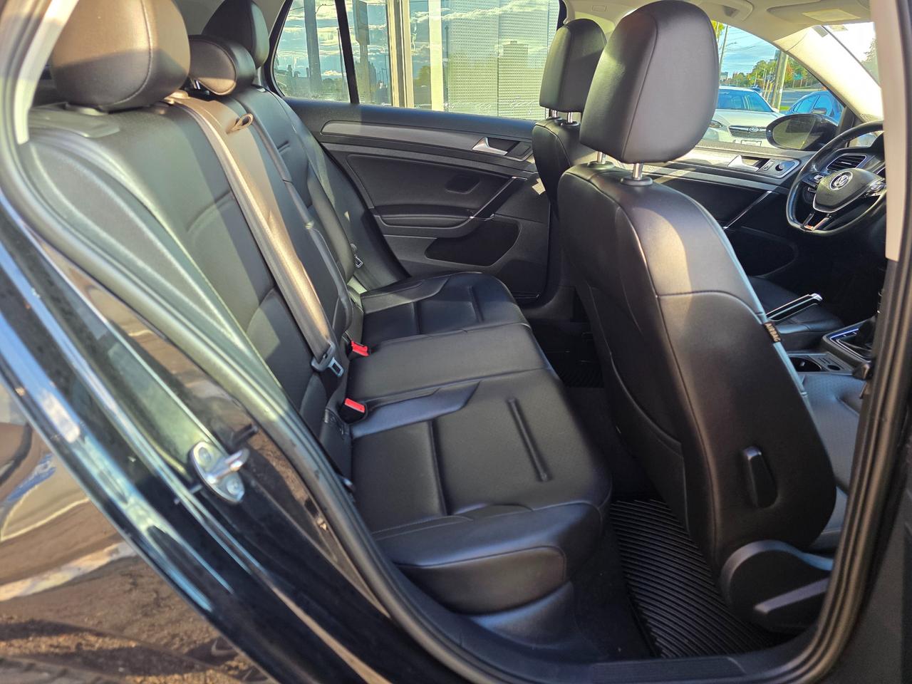 2018 Volkswagen Golf 1.8 TSI Comfortline Manual | Leather | Sunroof | BSM | Bi-Xenon Headlights | Heated Seats | Backup Camera Photo