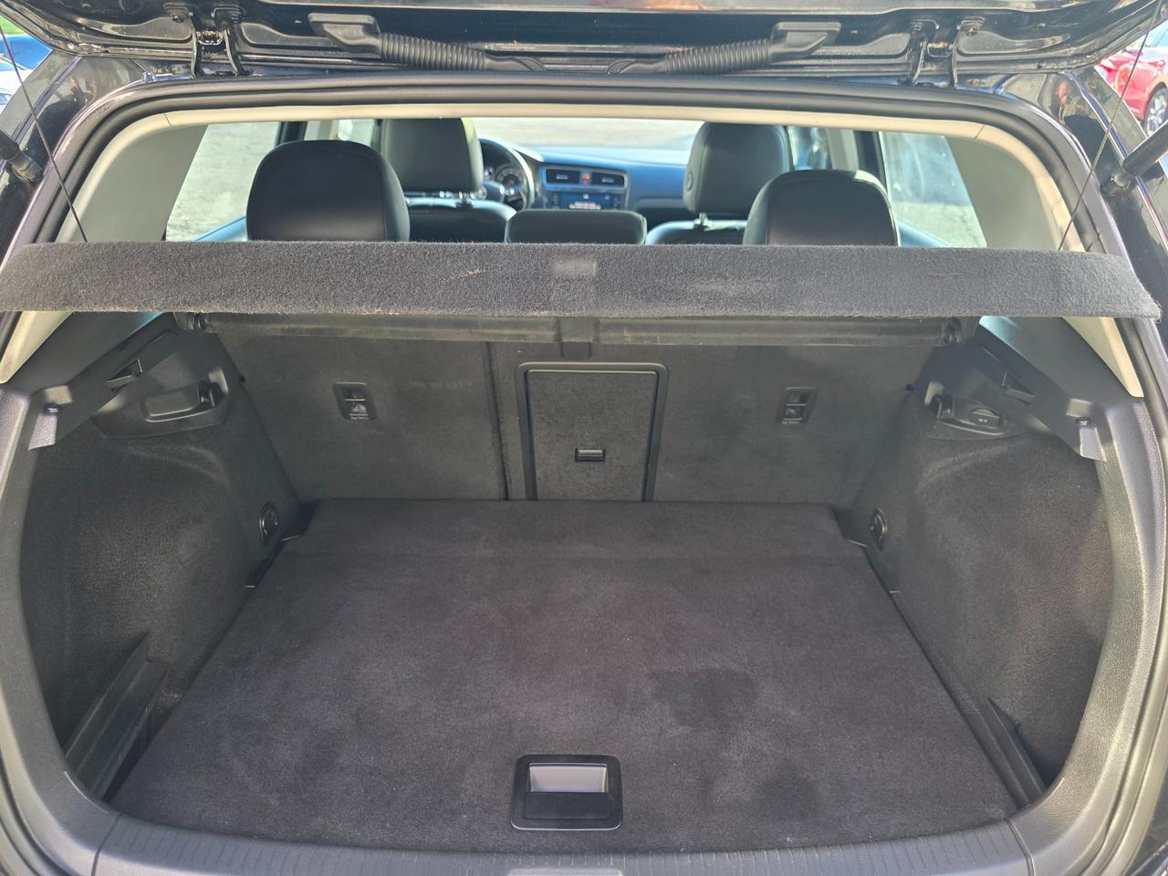 2018 Volkswagen Golf 1.8 TSI Comfortline Manual | Leather | Sunroof | BSM | Bi-Xenon Headlights | Heated Seats | Backup Camera Photo