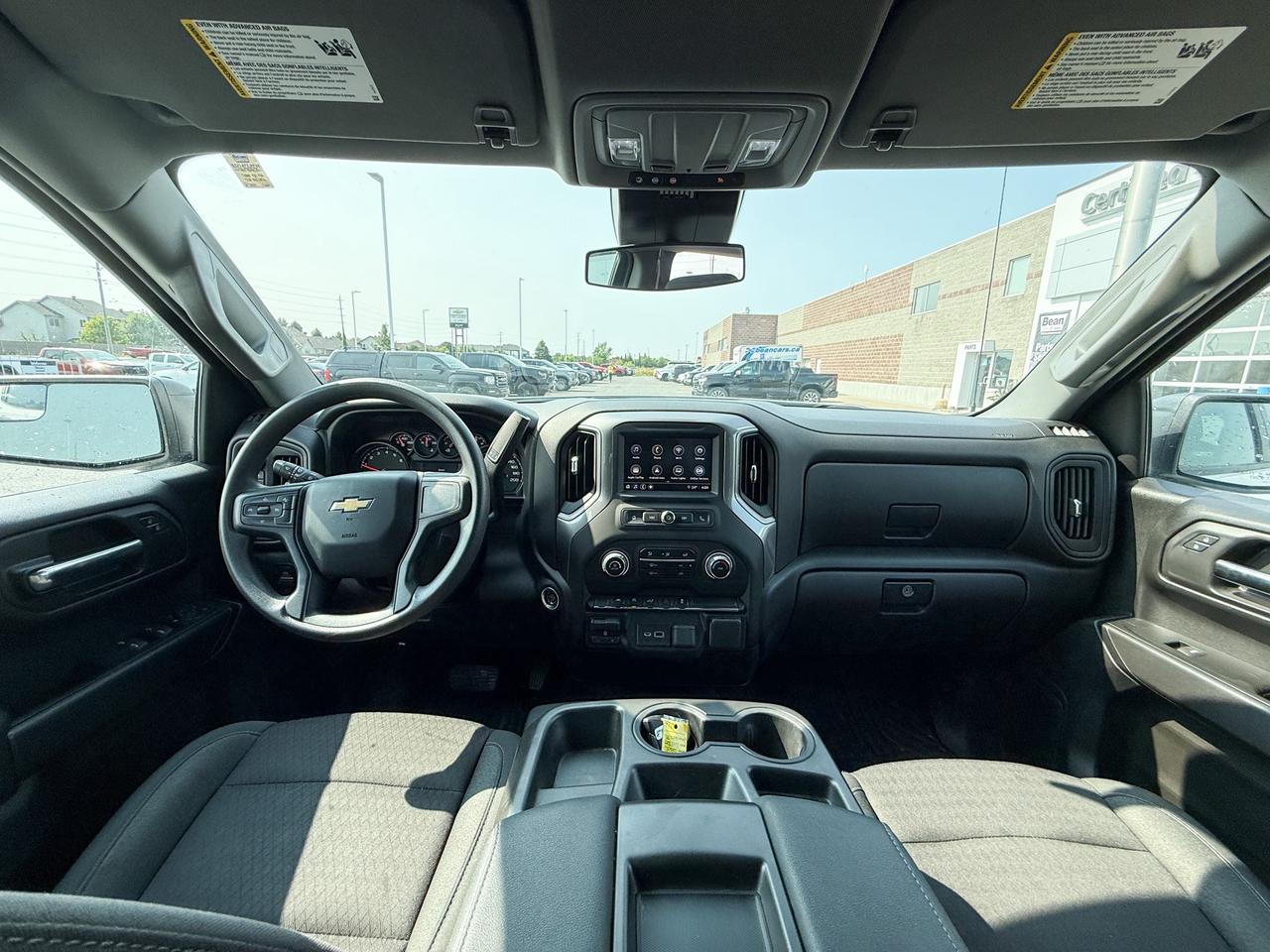 2023 Chevrolet Silverado 1500 Custom CLEAN CARFAX, 2.7L 4CYL TURBOMAX, CREW CAB SHORT BOX CUSTOM 4X4, TRAILERING PACKAGE, BLACK OUT PACKAGE, 6" BLACK SIDE STEPS, 20" GLOSS BLACK ALLOY WHEELS, REAR VISION CAMERA Photo
