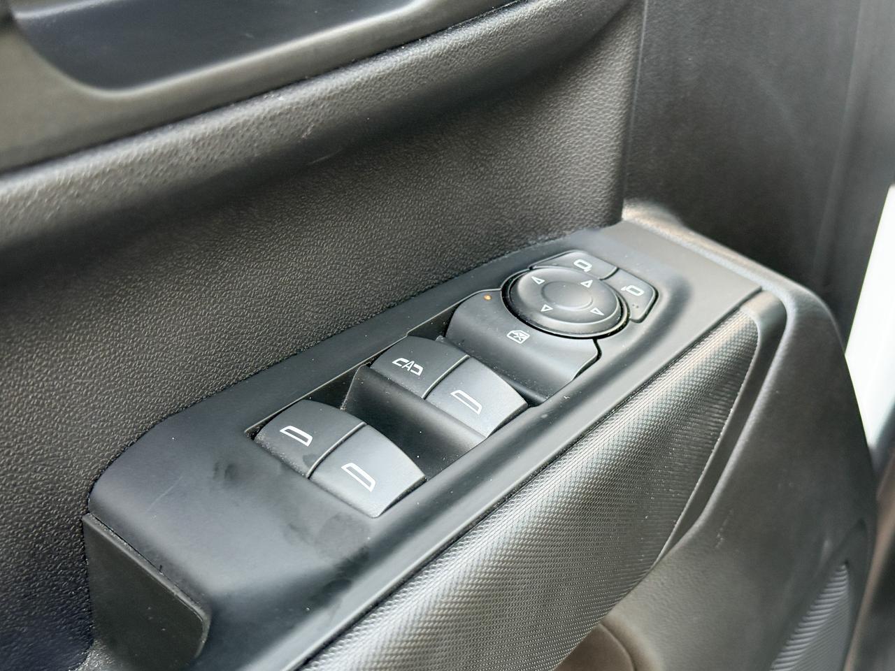 2023 Chevrolet Silverado 1500 Custom CLEAN CARFAX, 2.7L 4CYL TURBOMAX, CREW CAB SHORT BOX CUSTOM 4X4, TRAILERING PACKAGE, BLACK OUT PACKAGE, 6" BLACK SIDE STEPS, 20" GLOSS BLACK ALLOY WHEELS, REAR VISION CAMERA Photo