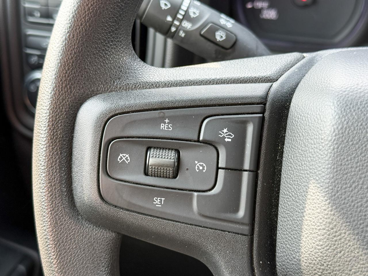 2023 Chevrolet Silverado 1500 Custom CLEAN CARFAX, 2.7L 4CYL TURBOMAX, CREW CAB SHORT BOX CUSTOM 4X4, TRAILERING PACKAGE, BLACK OUT PACKAGE, 6" BLACK SIDE STEPS, 20" GLOSS BLACK ALLOY WHEELS, REAR VISION CAMERA Photo