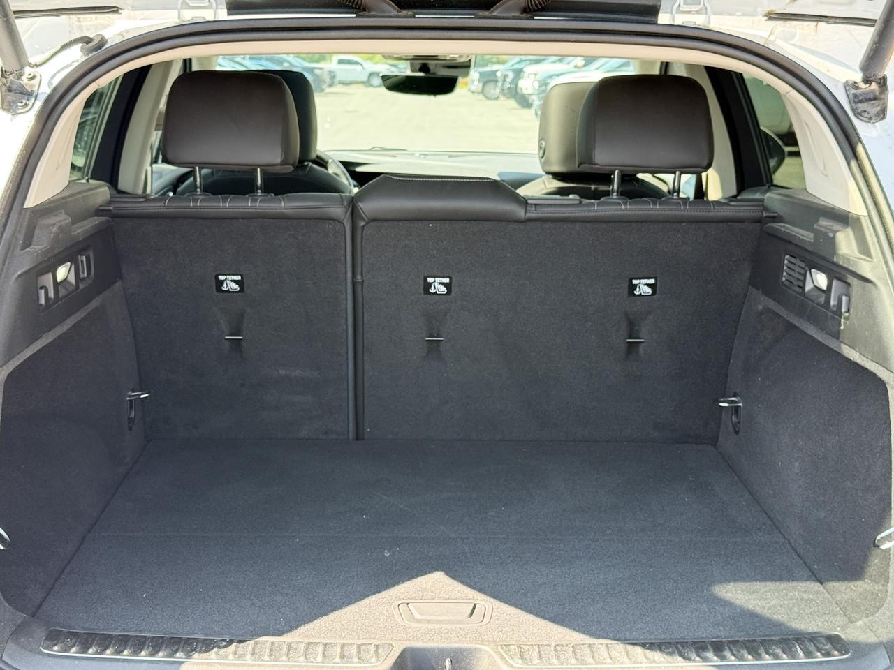 2021 Buick Envision Avenir 2.0L 4CYLTURBO, AVENIR AWD, HEATED & VENTILATED FRONT LEATHER SEATS, POWER MOONROOF, HEAD UP DISPLAY, TECHNOLOGY II PACKAGE, SAFETY PACKAGE, NAVIGATION, 20" ALLOY WHEELS Photo
