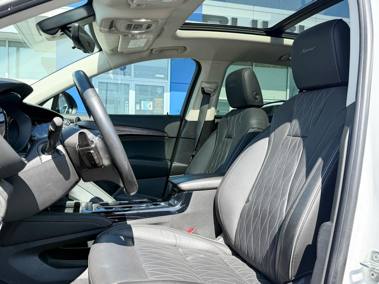 2021 Buick Envision Avenir 2.0L 4CYLTURBO, AVENIR AWD, HEATED & VENTILATED FRONT LEATHER SEATS, POWER MOONROOF, HEAD UP DISPLAY, TECHNOLOGY II PACKAGE, SAFETY PACKAGE, NAVIGATION, 20" ALLOY WHEELS Photo