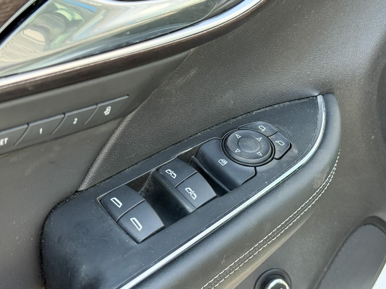 2021 Buick Envision Avenir 2.0L 4CYLTURBO, AVENIR AWD, HEATED & VENTILATED FRONT LEATHER SEATS, POWER MOONROOF, HEAD UP DISPLAY, TECHNOLOGY II PACKAGE, SAFETY PACKAGE, NAVIGATION, 20" ALLOY WHEELS Photo