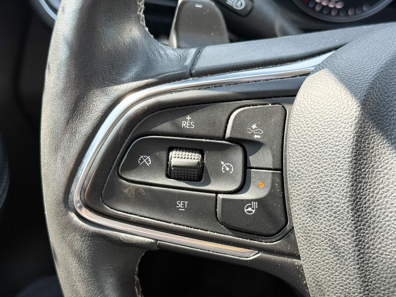 2021 Buick Envision Avenir 2.0L 4CYLTURBO, AVENIR AWD, HEATED & VENTILATED FRONT LEATHER SEATS, POWER MOONROOF, HEAD UP DISPLAY, TECHNOLOGY II PACKAGE, SAFETY PACKAGE, NAVIGATION, 20" ALLOY WHEELS Photo