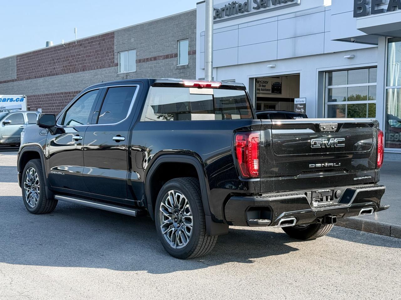 2026 GMC Sierra 1500 Denali Ultimate 3.0L DURAMAX WITH REMOTE START/ENTRY, HEATED SEATS, HEATED STEERING WHEEL, VENTILATED/MASSAGE SEATS, SUNROOF, HD SURROUND VISION Photo2