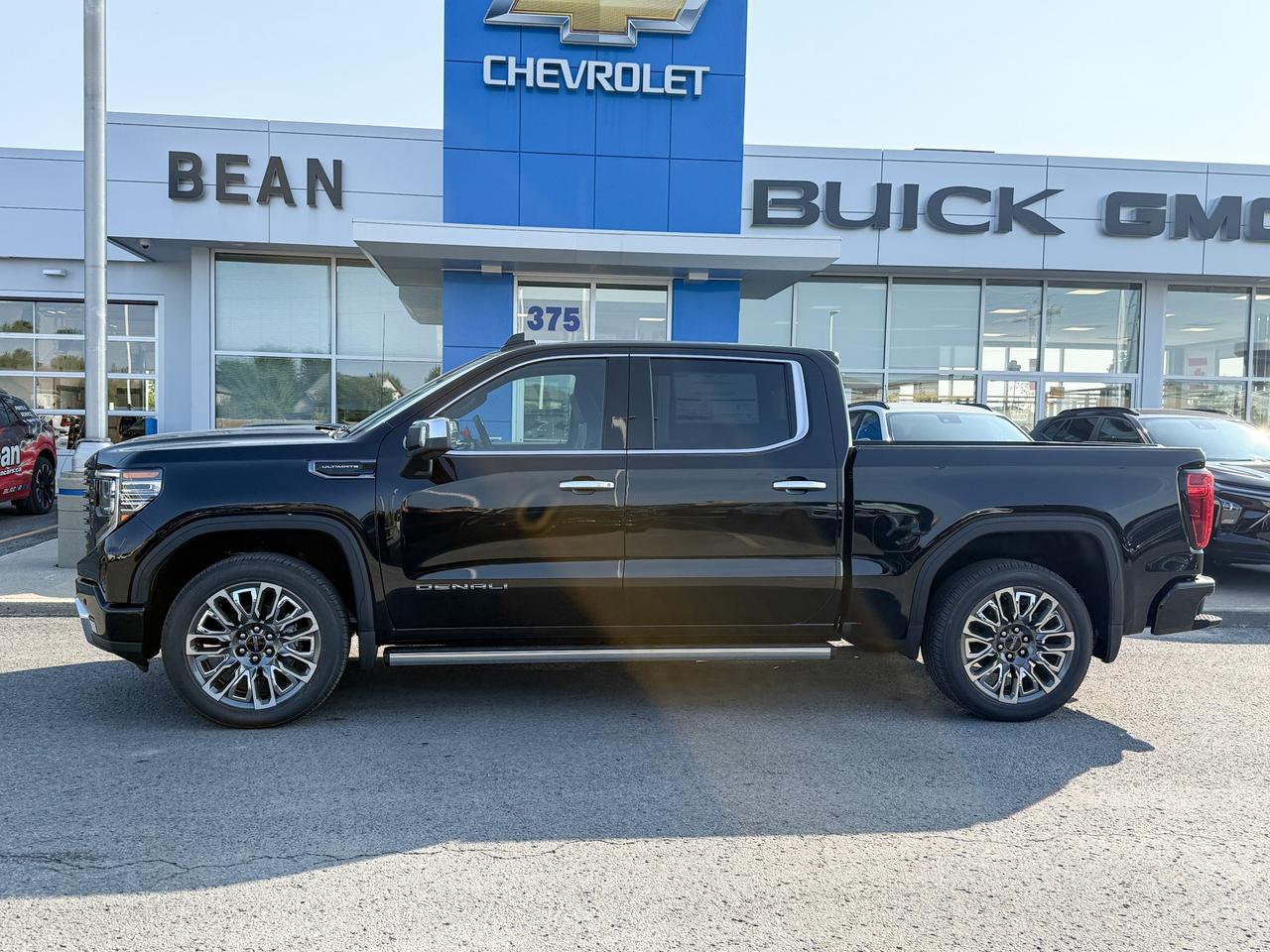 2026 GMC Sierra 1500 Denali Ultimate 3.0L DURAMAX WITH REMOTE START/ENTRY, HEATED SEATS, HEATED STEERING WHEEL, VENTILATED/MASSAGE SEATS, SUNROOF, HD SURROUND VISION Photo