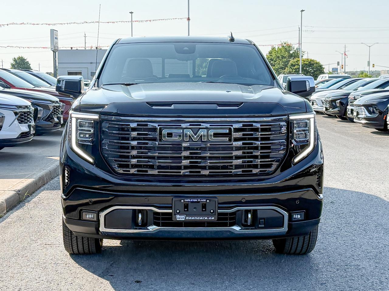 2026 GMC Sierra 1500 Denali Ultimate 3.0L DURAMAX WITH REMOTE START/ENTRY, HEATED SEATS, HEATED STEERING WHEEL, VENTILATED/MASSAGE SEATS, SUNROOF, HD SURROUND VISION Photo