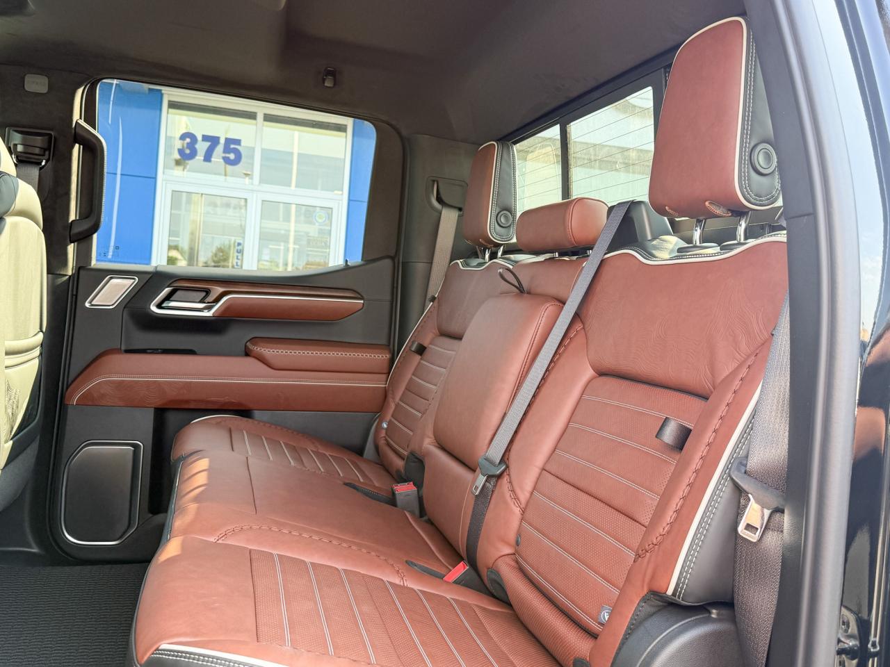 2026 GMC Sierra 1500 Denali Ultimate 3.0L DURAMAX WITH REMOTE START/ENTRY, HEATED SEATS, HEATED STEERING WHEEL, VENTILATED/MASSAGE SEATS, SUNROOF, HD SURROUND VISION Photo