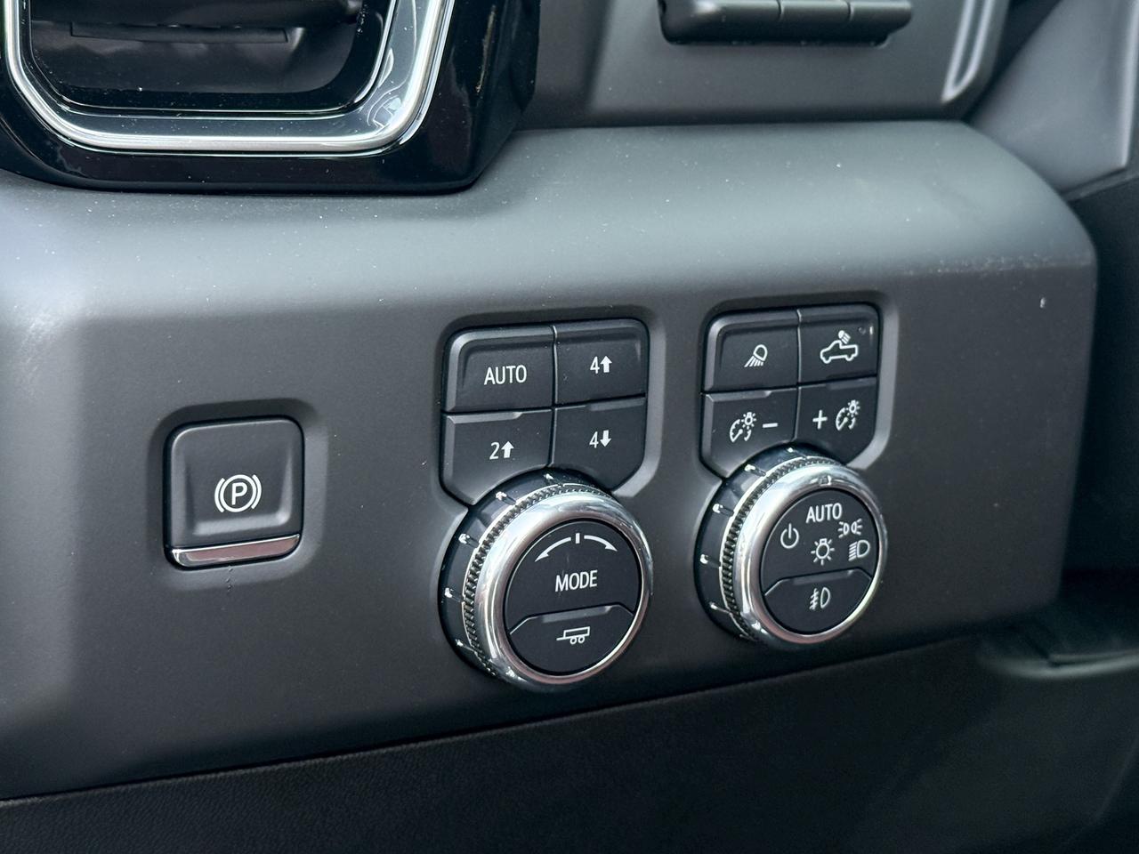2026 GMC Sierra 1500 Denali Ultimate 3.0L DURAMAX WITH REMOTE START/ENTRY, HEATED SEATS, HEATED STEERING WHEEL, VENTILATED/MASSAGE SEATS, SUNROOF, HD SURROUND VISION Photo