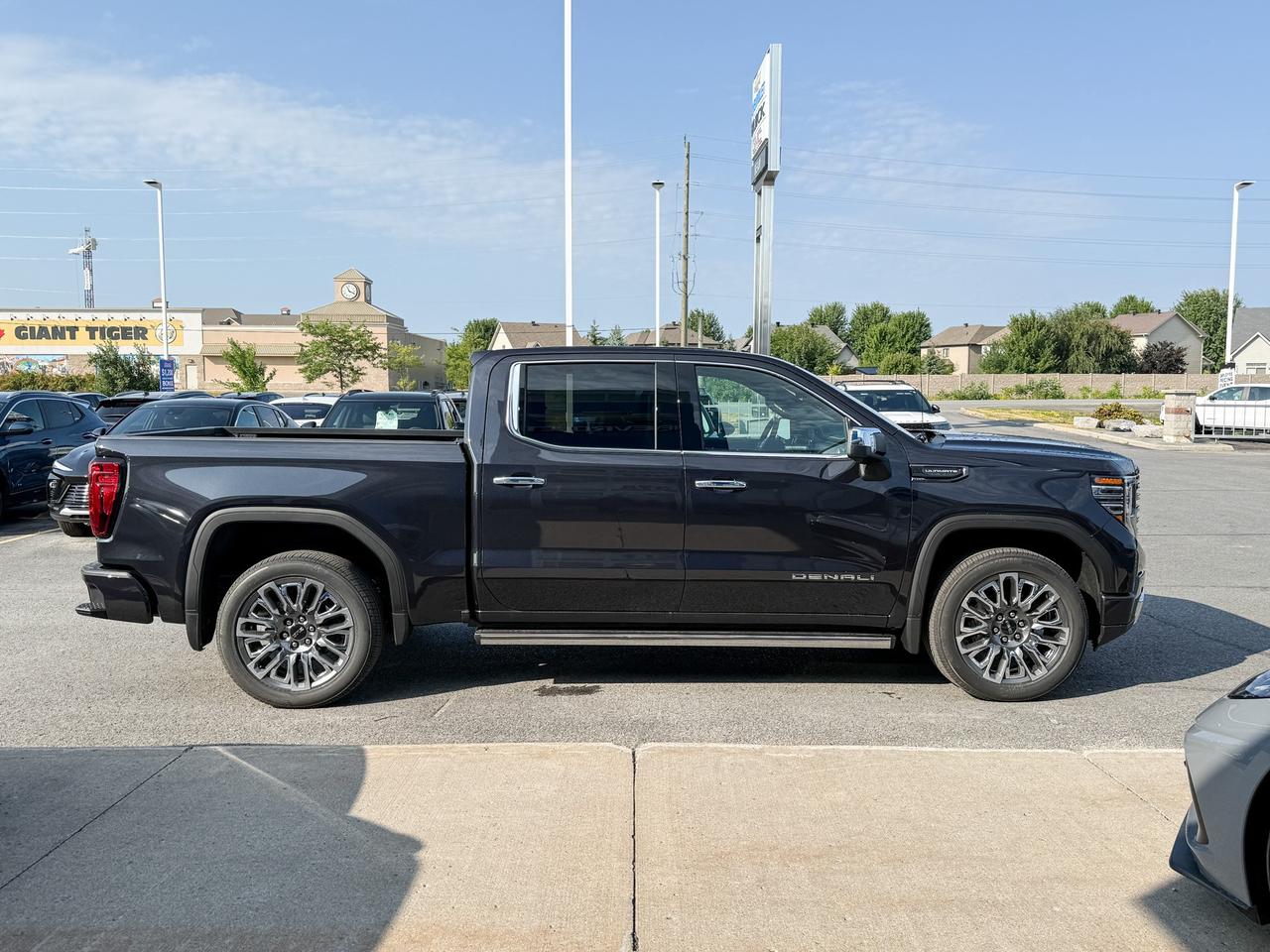 2026 GMC Sierra 1500 Denali Ultimate 3.0L DURAMAX WITH REMOTE START/ENTRY, HEATED SEATS, HEATED STEERING WHEEL, VENTILATED/MASSAGE SEATS, SUNROOF, HD SURROUND VISION Photo