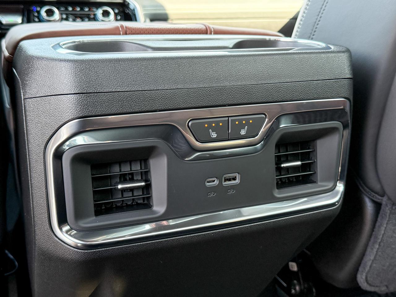 2026 GMC Sierra 1500 Denali Ultimate 3.0L DURAMAX WITH REMOTE START/ENTRY, HEATED SEATS, HEATED STEERING WHEEL, VENTILATED/MASSAGE SEATS, SUNROOF, HD SURROUND VISION Photo