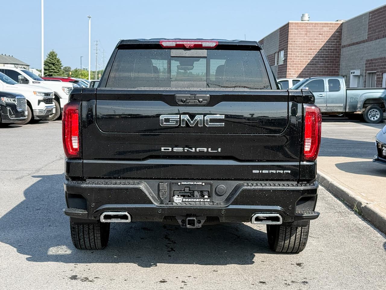 2026 GMC Sierra 1500 Denali Ultimate 6.2L V8 WITH REMOTE START/ENTRY, HEATED SEATS, HEATED STEERING WHEEL, VENTILATED/MASSAGE SEATS, SUNROOF, HD SURROUND VISION Photo