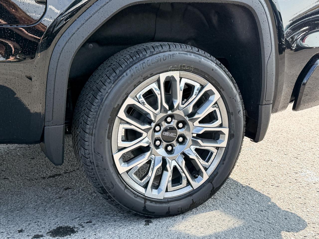 2026 GMC Sierra 1500 Denali Ultimate 6.2L V8 WITH REMOTE START/ENTRY, HEATED SEATS, HEATED STEERING WHEEL, VENTILATED/MASSAGE SEATS, SUNROOF, HD SURROUND VISION Photo