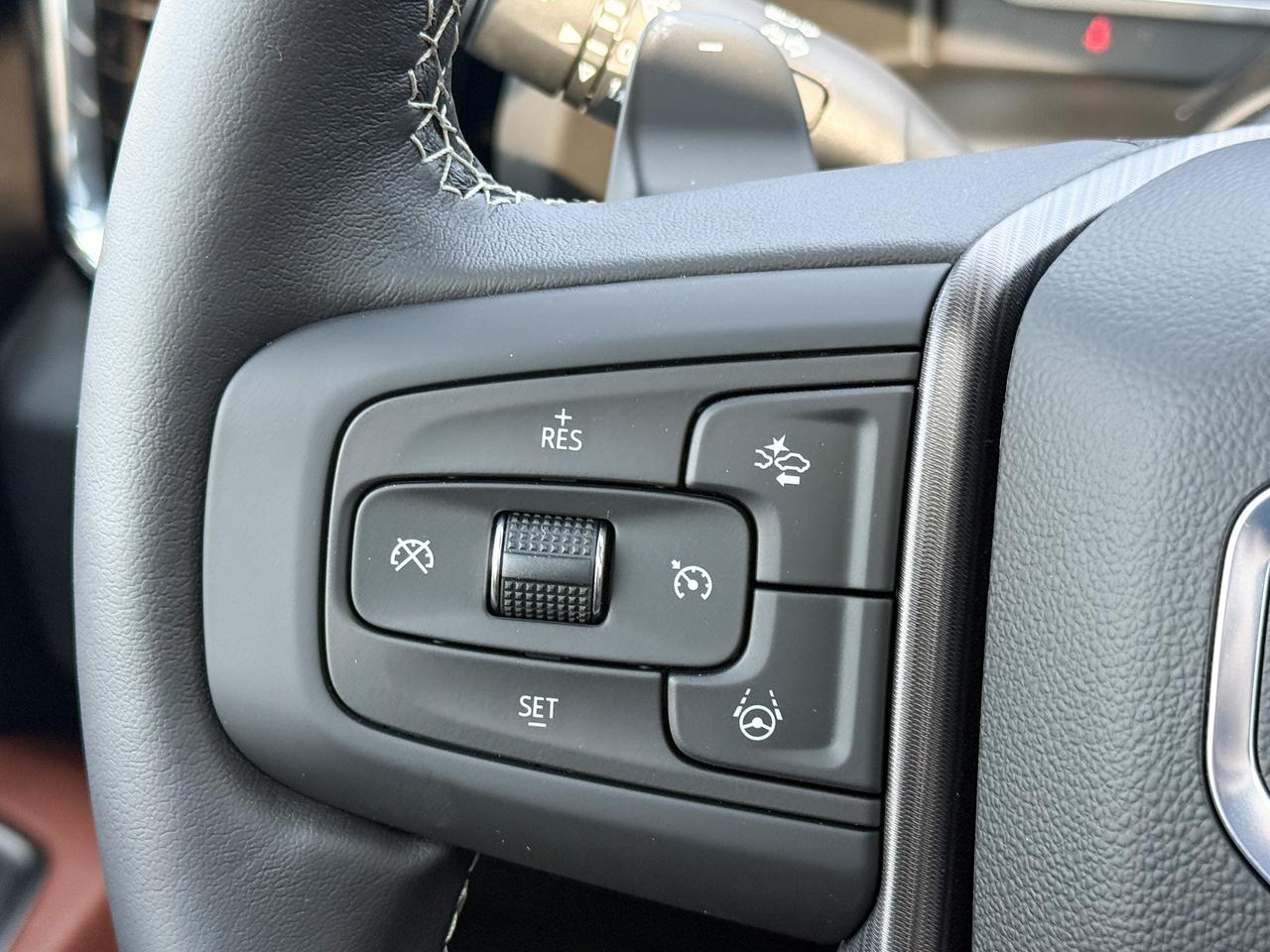 2026 GMC Sierra 1500 Denali Ultimate 6.2L V8 WITH REMOTE START/ENTRY, HEATED SEATS, HEATED STEERING WHEEL, VENTILATED/MASSAGE SEATS, SUNROOF, HD SURROUND VISION Photo