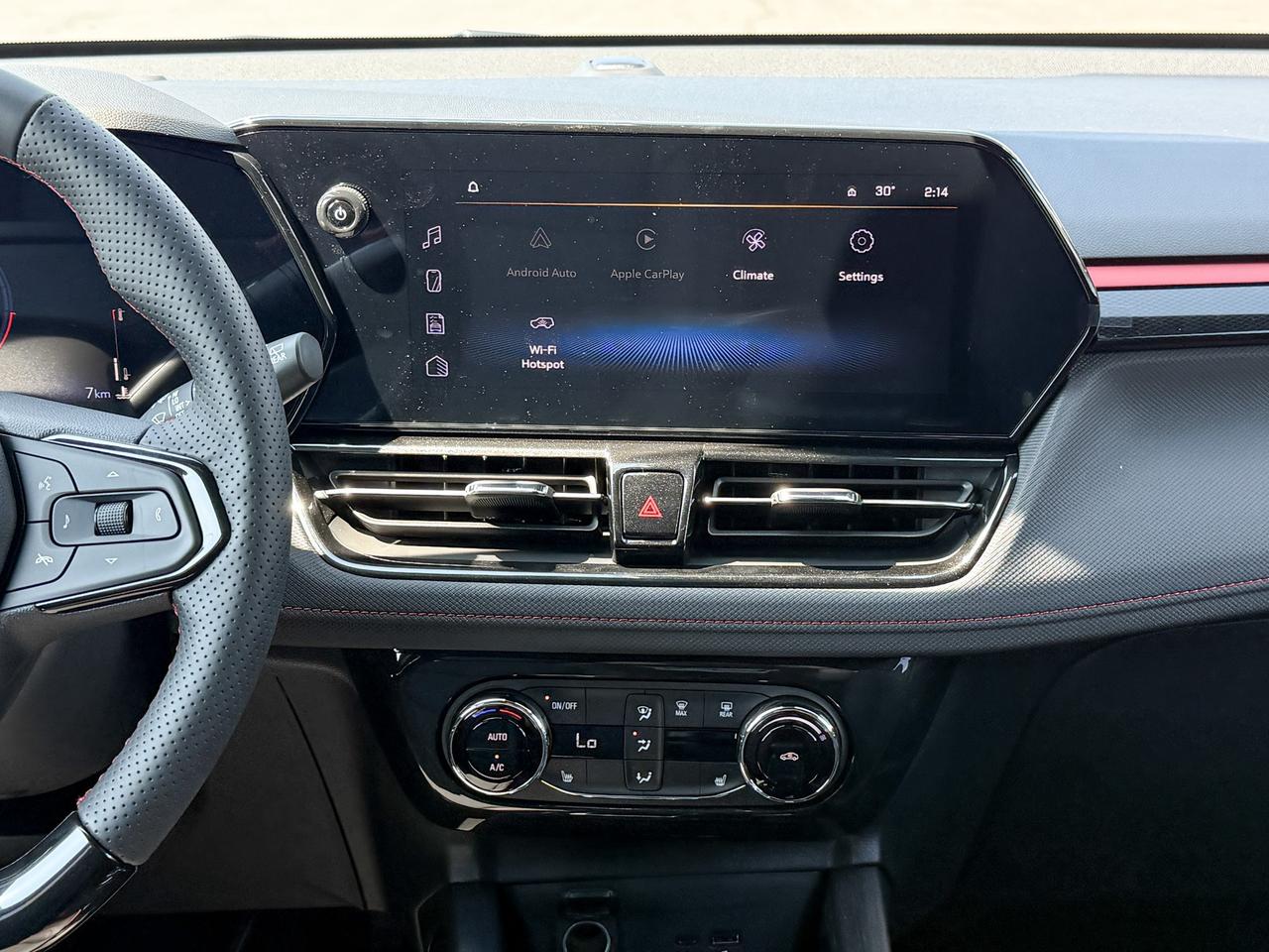 2026 Chevrolet TrailBlazer RS 1.3L 3 CYL WITH REMOTE START/ENTRY, HEATED SEATS, HEATED STEERING WHEEL, HD REAR VISION CAMERA, POWER LIFTGATE, APPLE CARPLAY AND ANDROID AUTO Photo