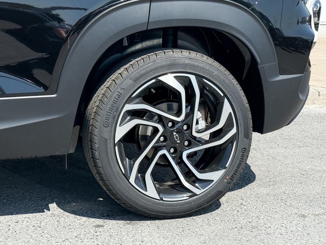 2026 Chevrolet TrailBlazer RS 1.3L 3 CYL WITH REMOTE START/ENTRY, HEATED SEATS, HEATED STEERING WHEEL, HD REAR VISION CAMERA, POWER LIFTGATE, APPLE CARPLAY AND ANDROID AUTO Photo