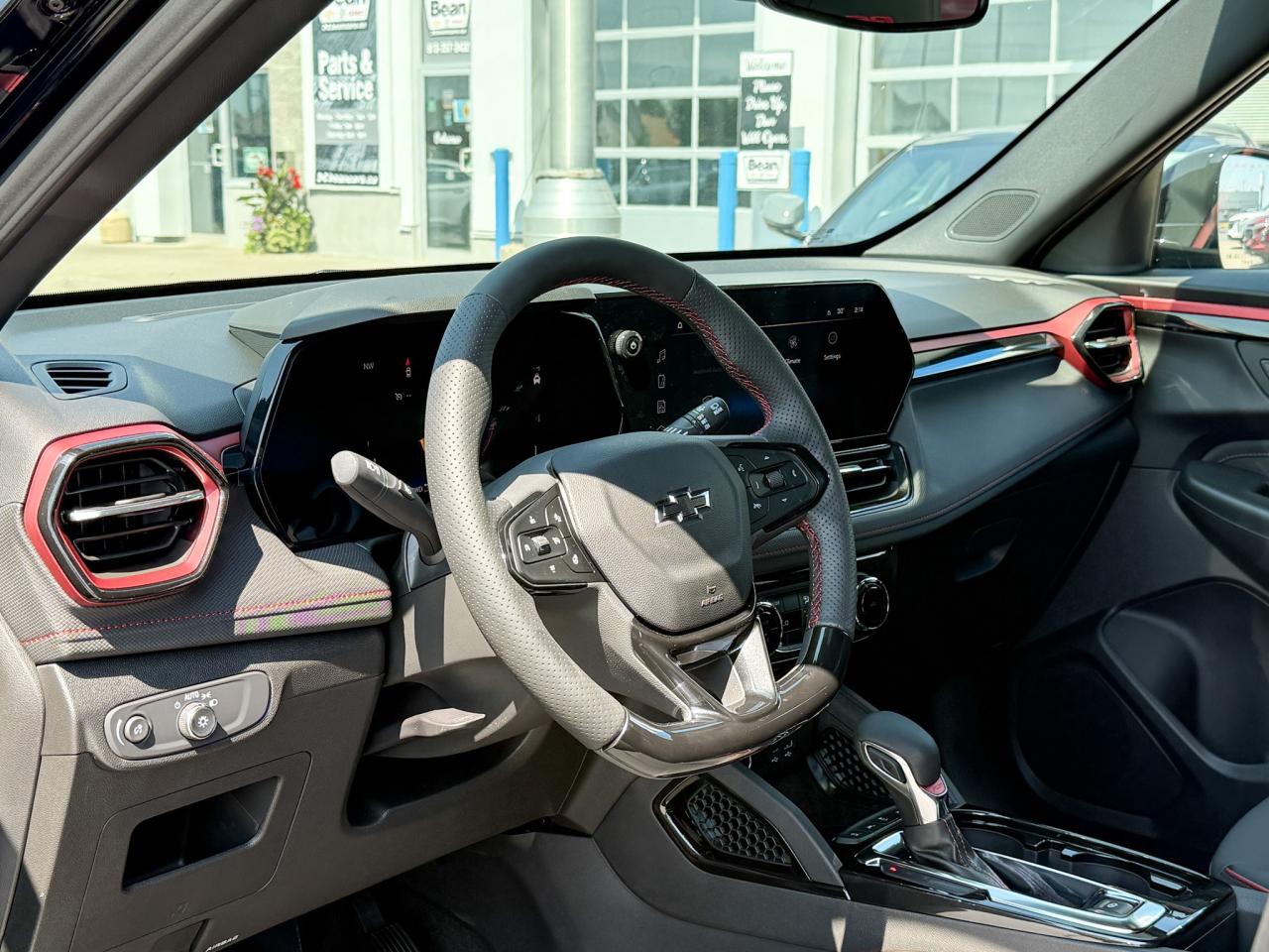 2026 Chevrolet TrailBlazer RS 1.3L 3 CYL WITH REMOTE START/ENTRY, HEATED SEATS, HEATED STEERING WHEEL, HD REAR VISION CAMERA, POWER LIFTGATE, APPLE CARPLAY AND ANDROID AUTO Photo