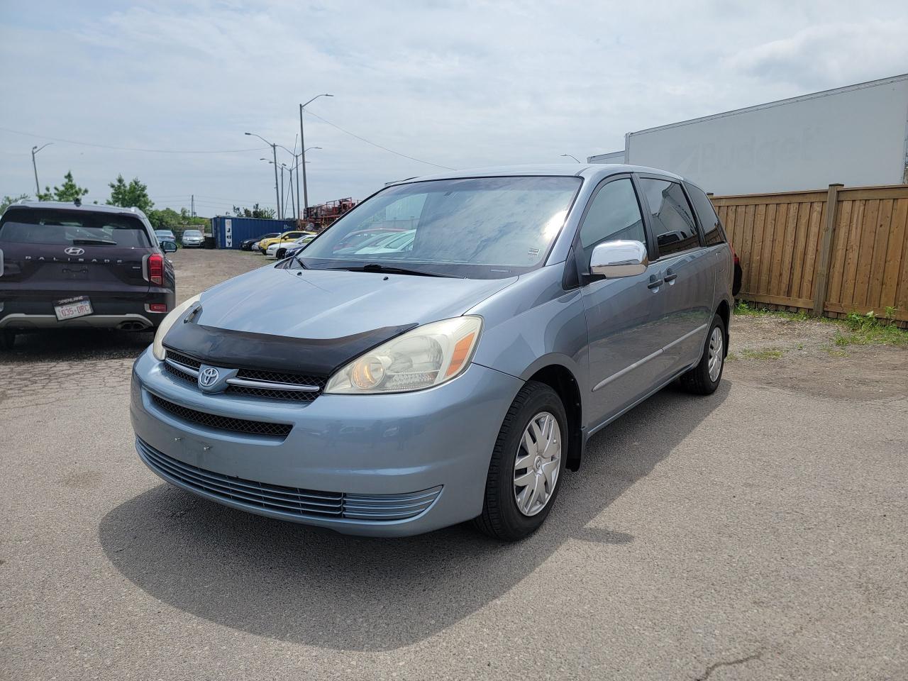 2004 Toyota Sienna CE
