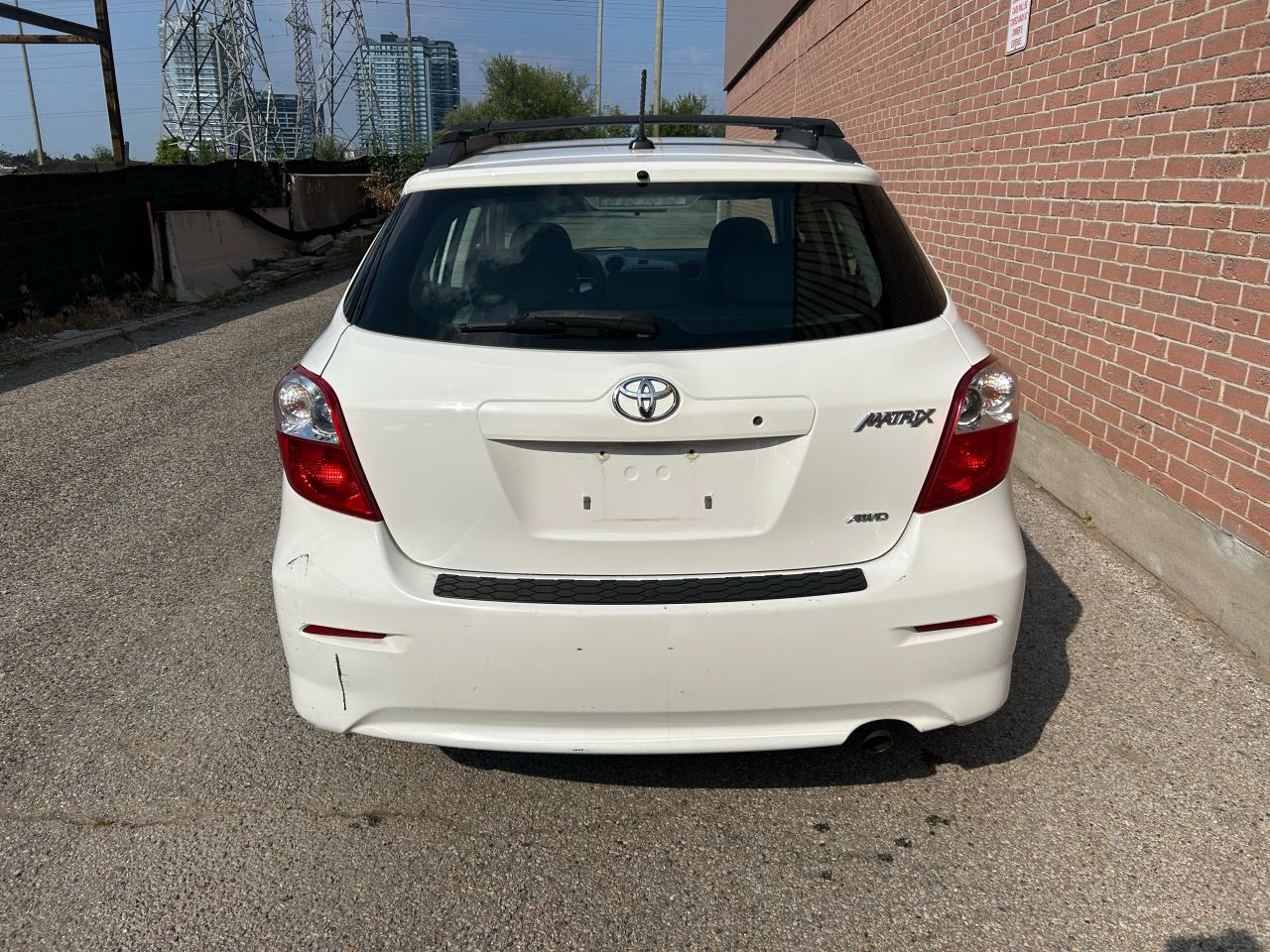 2011 Toyota Matrix AWD, S - Photo #5