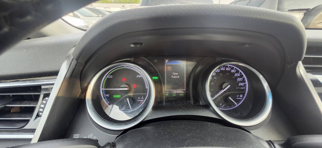 2018 Toyota Camry Hybrid SE Auto Photo