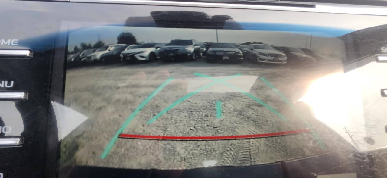 2018 Toyota Camry Hybrid SE Auto Photo