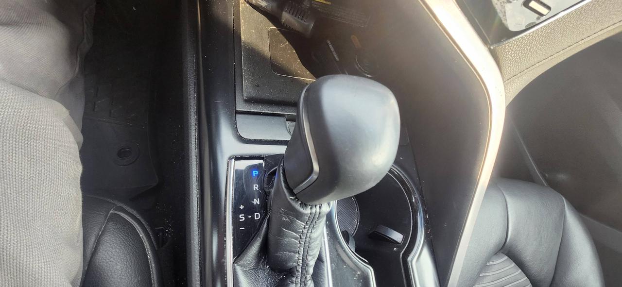 2018 Toyota Camry Hybrid SE Auto Photo