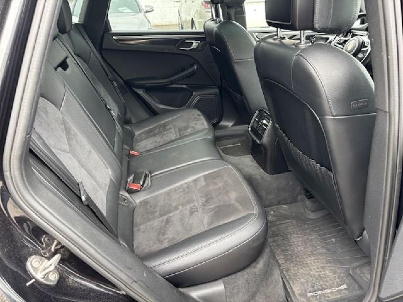 2016 Porsche Macan S PANORAMIC ROOF - Photo #29