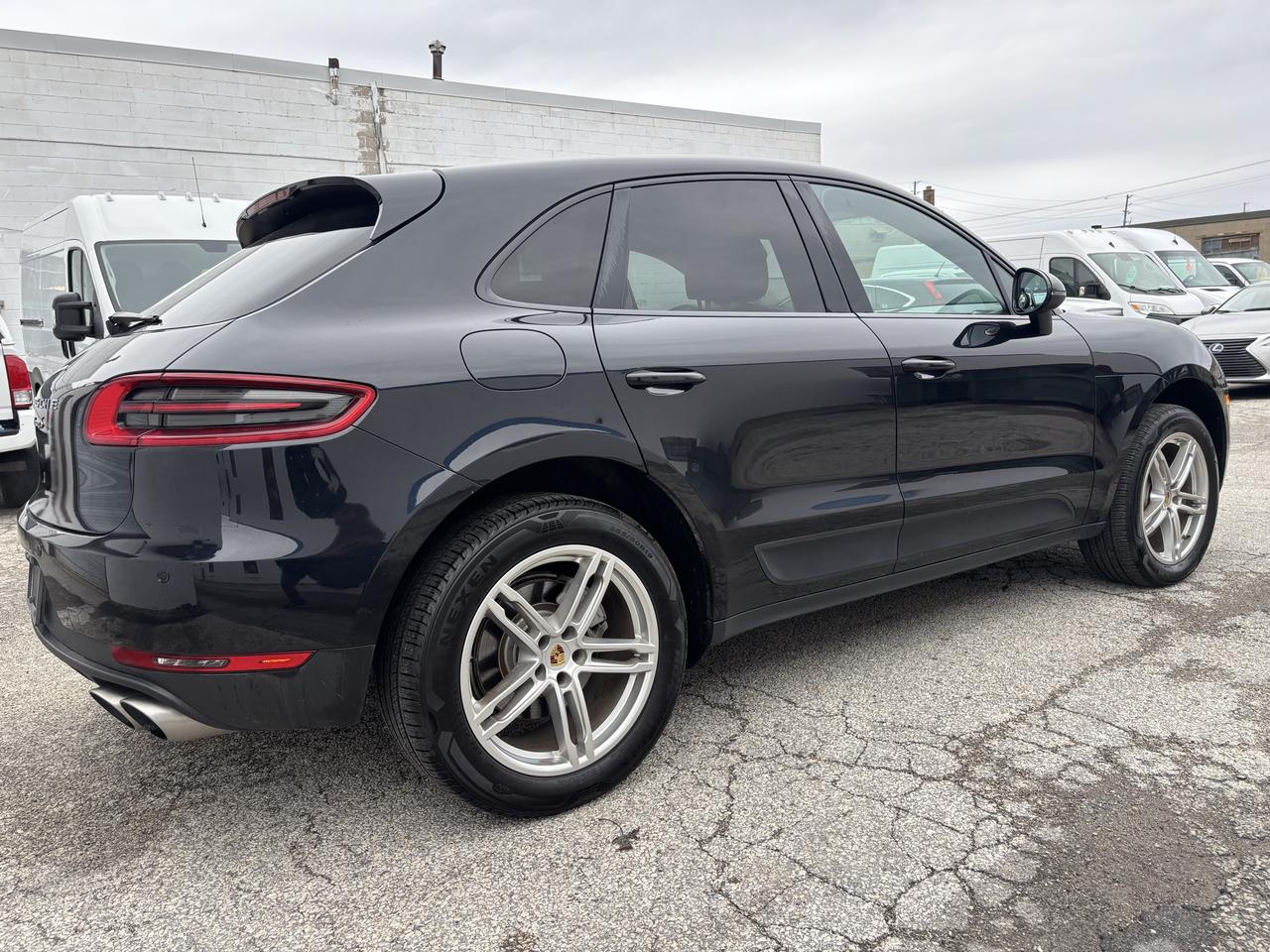 2016 Porsche Macan S PANORAMIC ROOF Photo