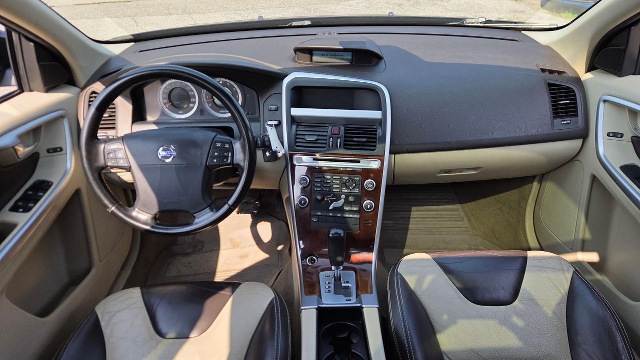 2010 Volvo XC60 AWD 5dr 3.0L T6 - Photo #11