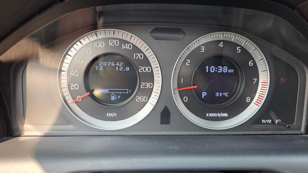 2010 Volvo XC60 AWD 5dr 3.0L T6 - Photo #14