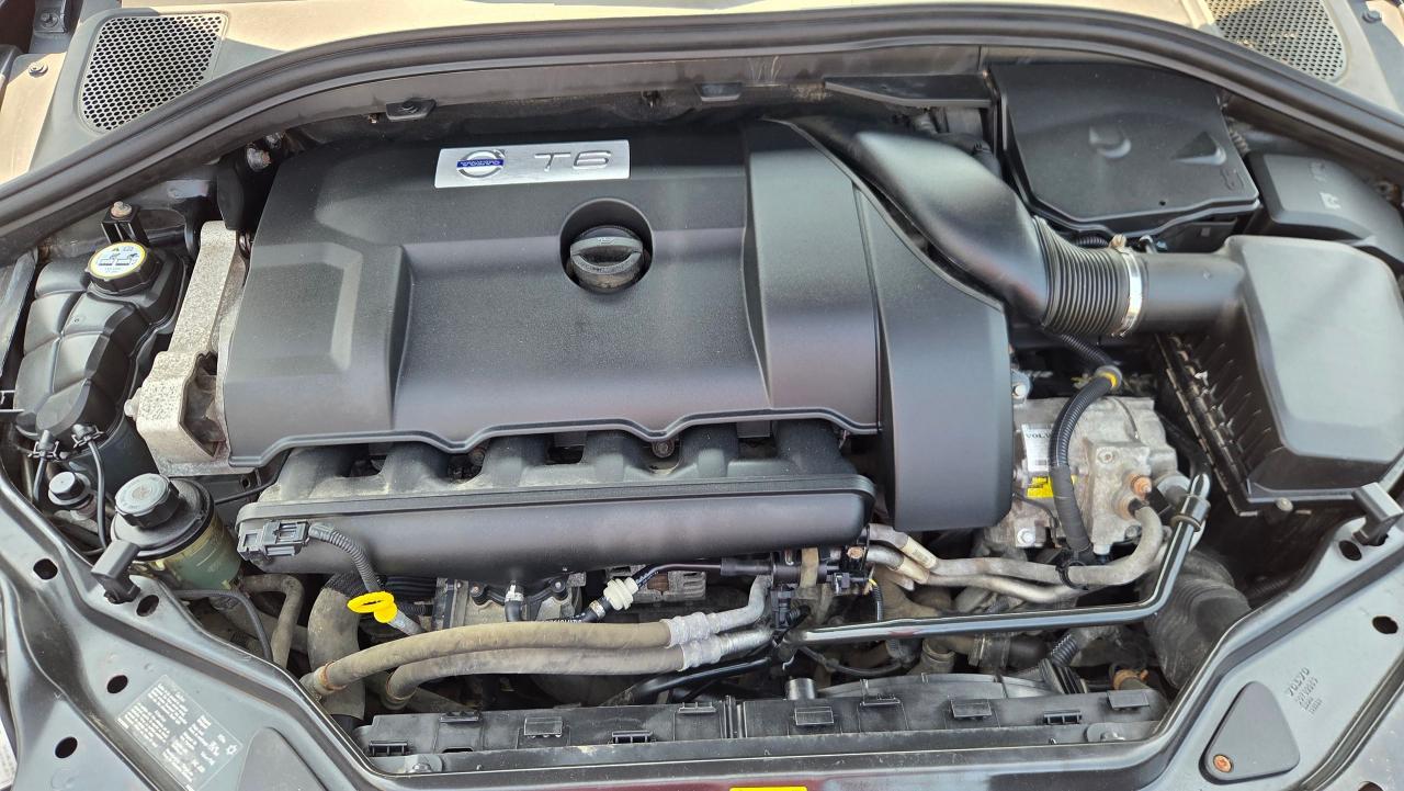 2010 Volvo XC60 AWD 5dr 3.0L T6 - Photo #21