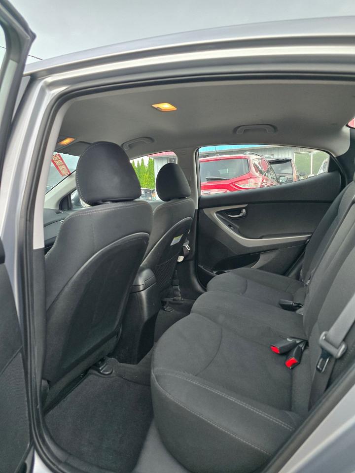 2015 Hyundai Elantra GL - Photo #6