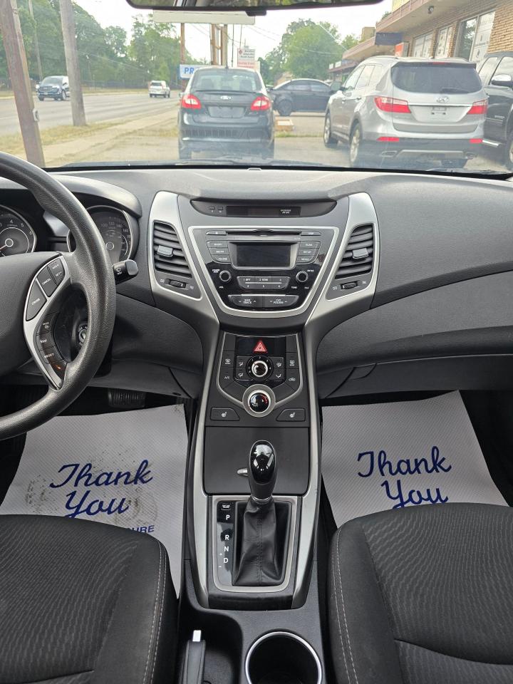 2015 Hyundai Elantra GL - Photo #8