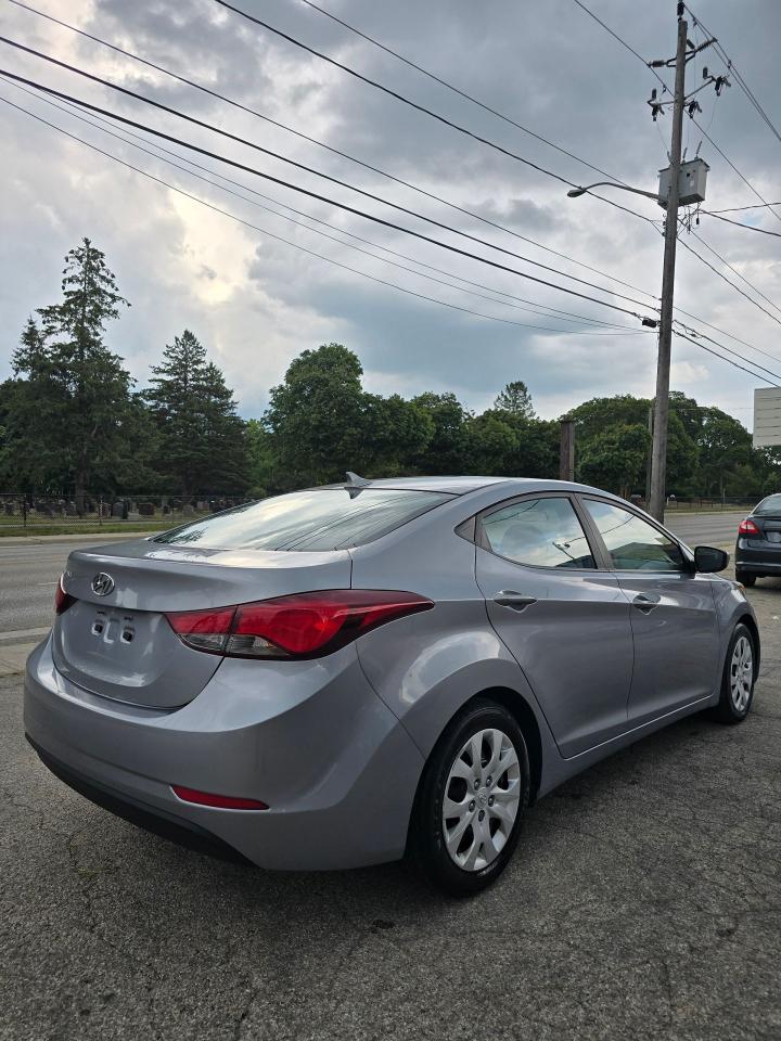 2015 Hyundai Elantra GL - Photo #9