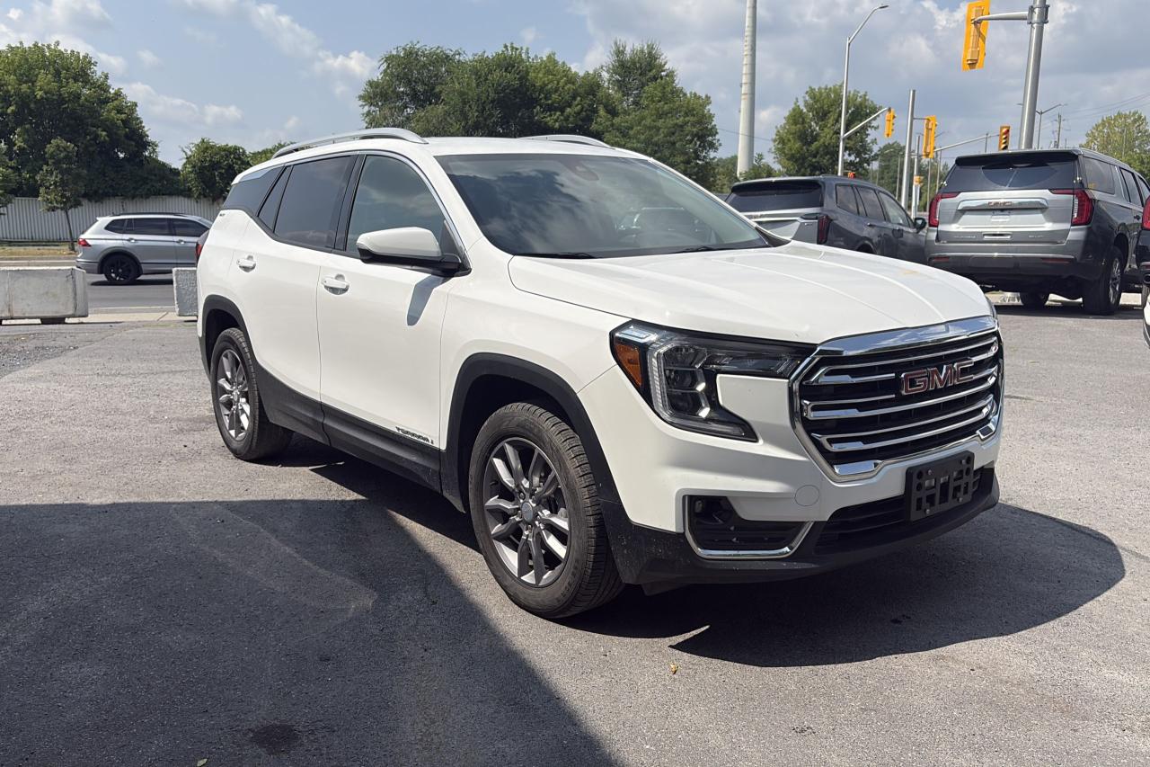 2024 GMC Terrain SLT - Photo #4
